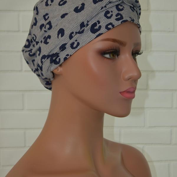 Handgemaakte chemo muts Brina wit blauw/wit zwart maat L