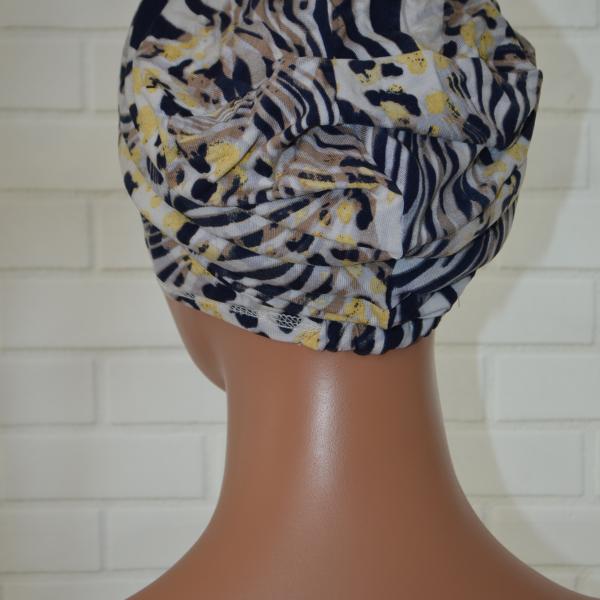 Handgemaakte chemo muts Babet wit met zebra blauw en geel maat S